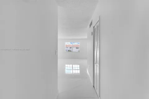 4050 NW 135th St # 11, Opa-Locka FL 33054