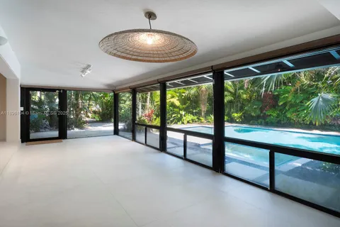 1107 NE 118th St, Biscayne Park FL 33161