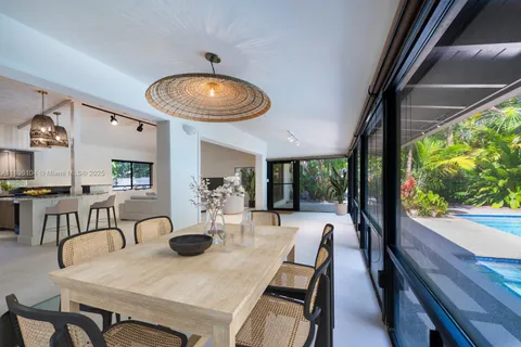 1107 NE 118th St, Biscayne Park FL 33161