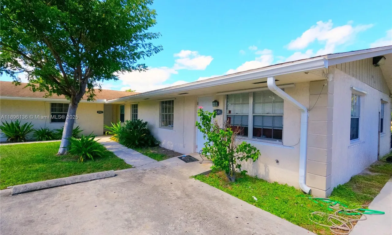 3581 Laurette Ln, Lake Worth FL 33461