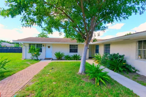 3581 Laurette Ln, Lake Worth FL 33461