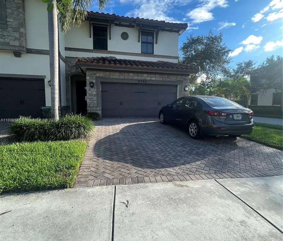 9596 N Town Parc Cir N, Parkland FL 33076