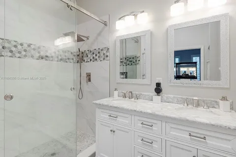 4991 Bonsai Cir # 105, Palm Beach Gardens FL 33418