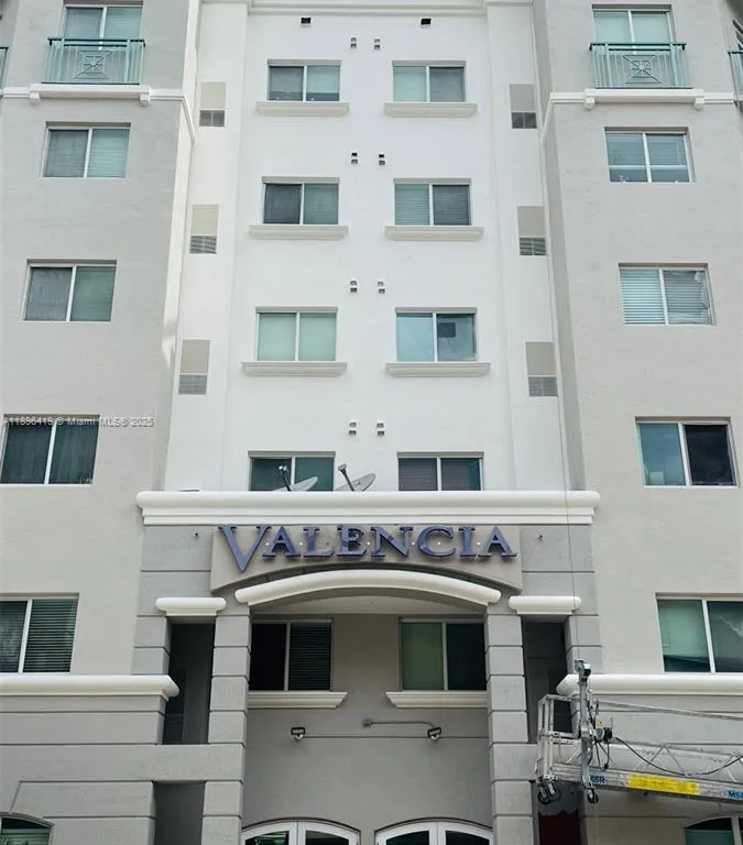 6001 SW 70th St # 231, South Miami FL 33143