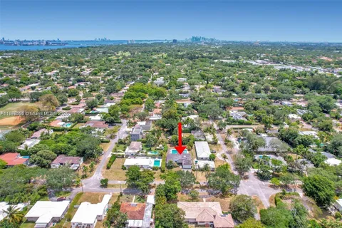 820 NE 115th St, Biscayne Park FL 33161