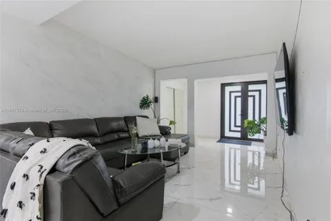 218 Nanette Dr, Orlando FL 32839