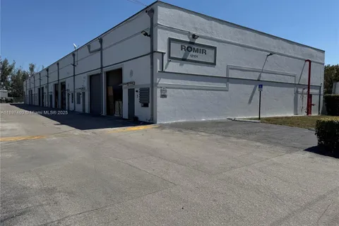 12101 NW 98th Ave # 3, Hialeah Gardens FL 33018