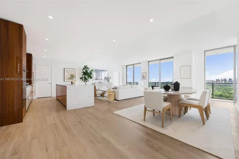 2678 Tigertail Ave # 1706, Coconut Grove FL 33133