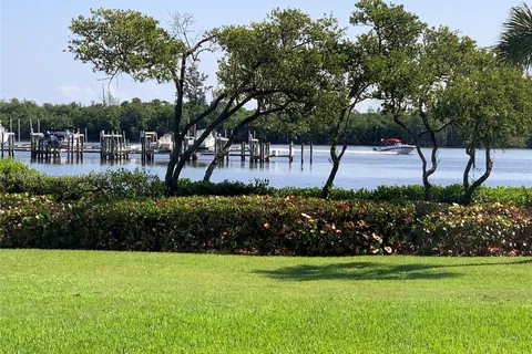 6062 SE Landing Way # 15, Stuart FL 34997