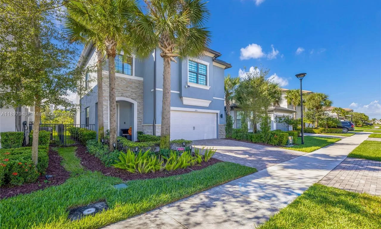 2454 Primrose Pl, Oakland Park FL 33309