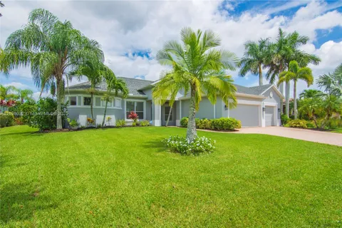 4670 SW Stephanie Ln SW, Vero Beach FL 32968