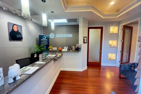 9710 Stirling Rd # 105, Cooper City FL 33024