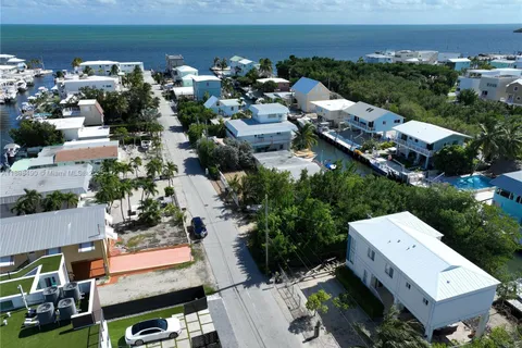 726 Grouper Ln, Key Largo FL 33037
