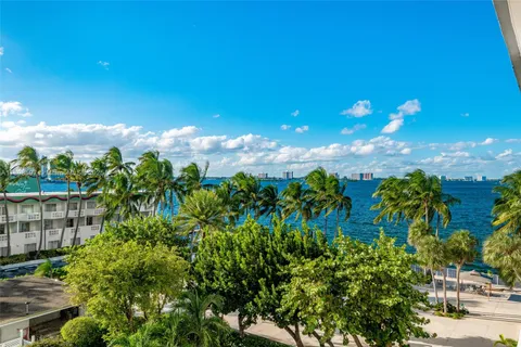 1865 79th St Cswy # 5A, North Bay Village FL 33141