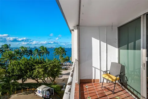 1865 79th St Cswy # 5A, North Bay Village FL 33141