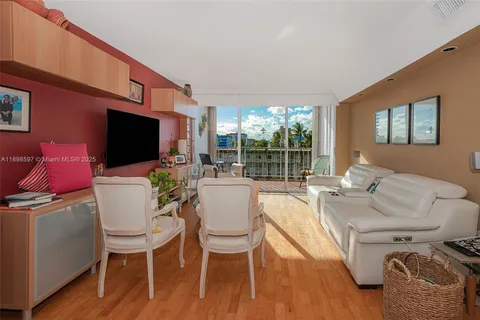 1865 79th St Cswy # 5A, North Bay Village FL 33141