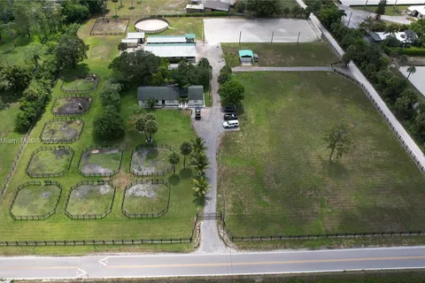 1230 F Rd, Loxahatchee FL 33470