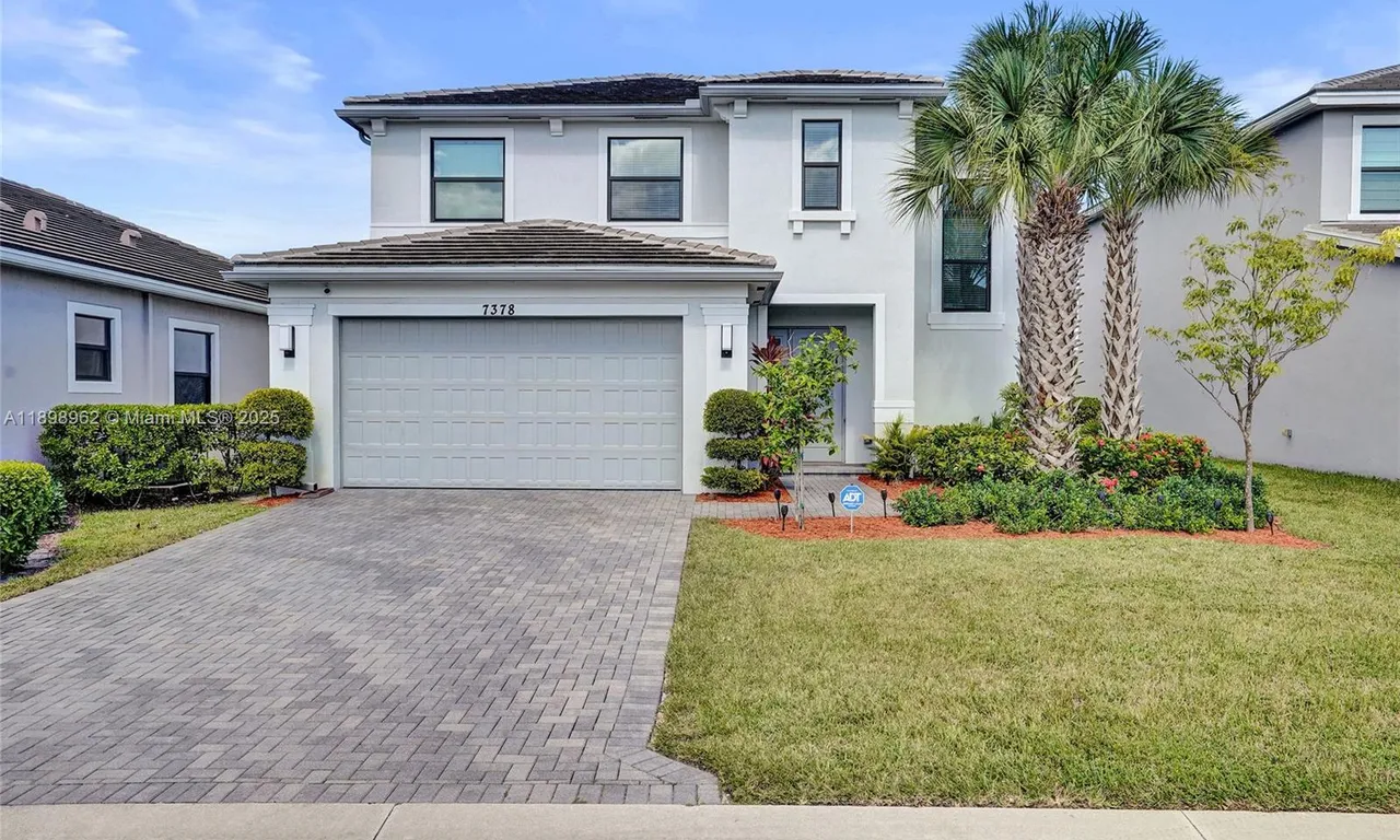 7378 Stella Ln, Lake Worth FL 33463