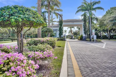 7378 Stella Ln, Lake Worth FL 33463