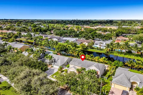 10045 Grove Ln, Cooper City FL 33328