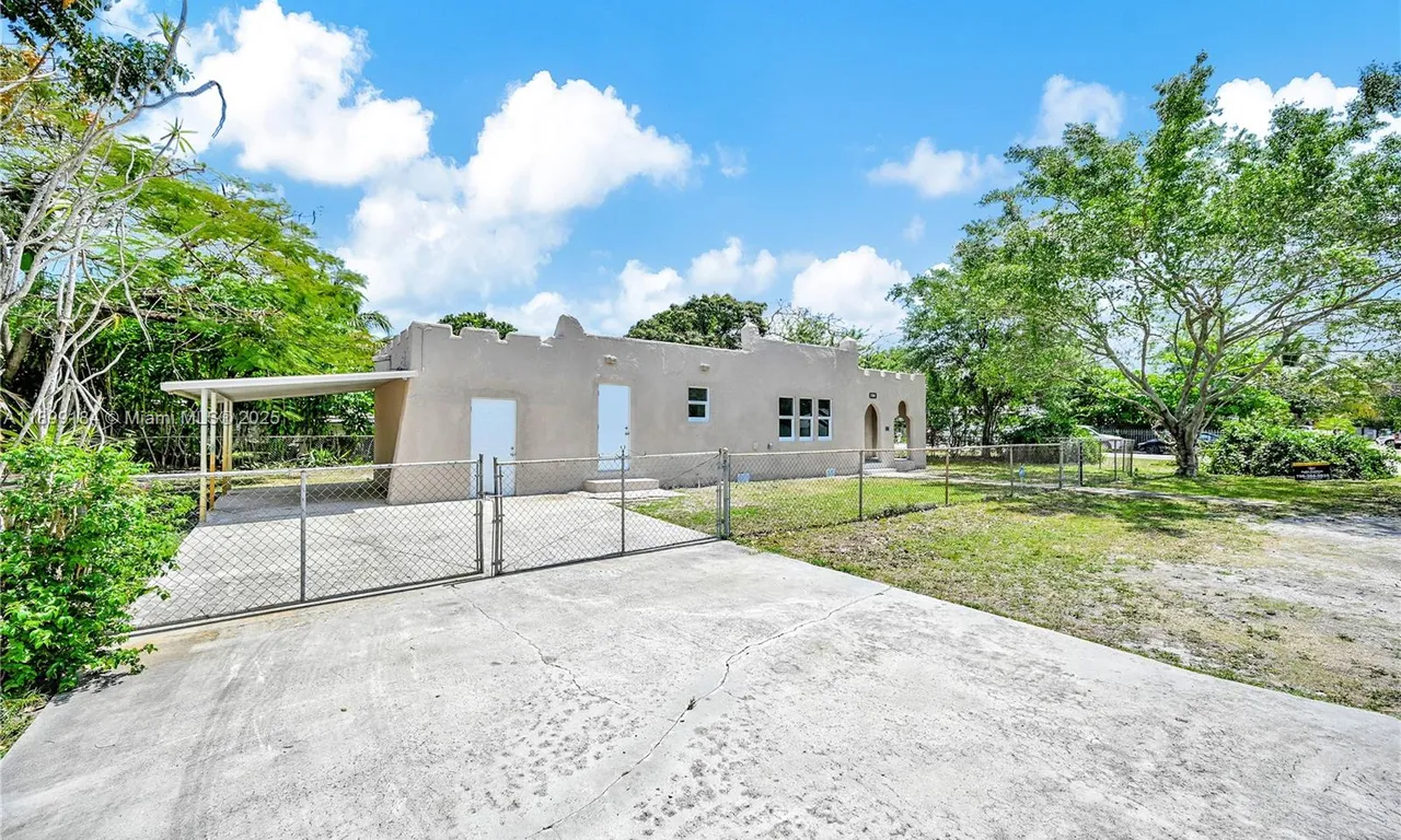1301 Sharar Ave, Opa-Locka FL 33054