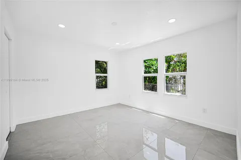 1301 Sharar Ave, Opa-Locka FL 33054