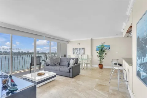 7601 E Treasure Dr # 1518, North Bay Village FL 33141