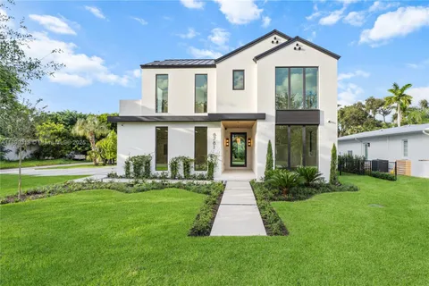 6781 SW 75th Ter, South Miami FL 33143