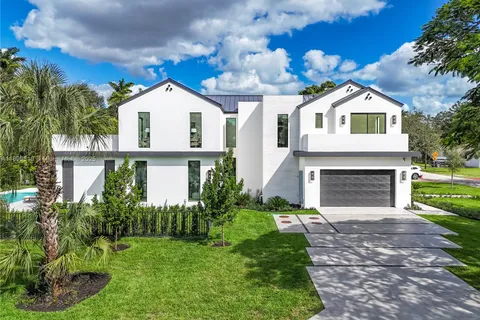 6781 SW 75th Ter, South Miami FL 33143