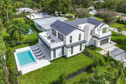 6781 SW 75th Ter, South Miami FL 33143