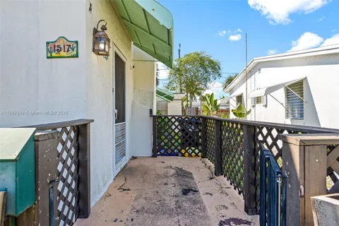 1517 N K St, Lake Worth FL 33460
