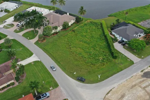 18018 Royal Hammock Blvd, Naples FL 34114