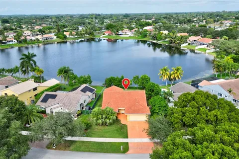 6255 Hawkes Bluff Ave, Davie FL 33331