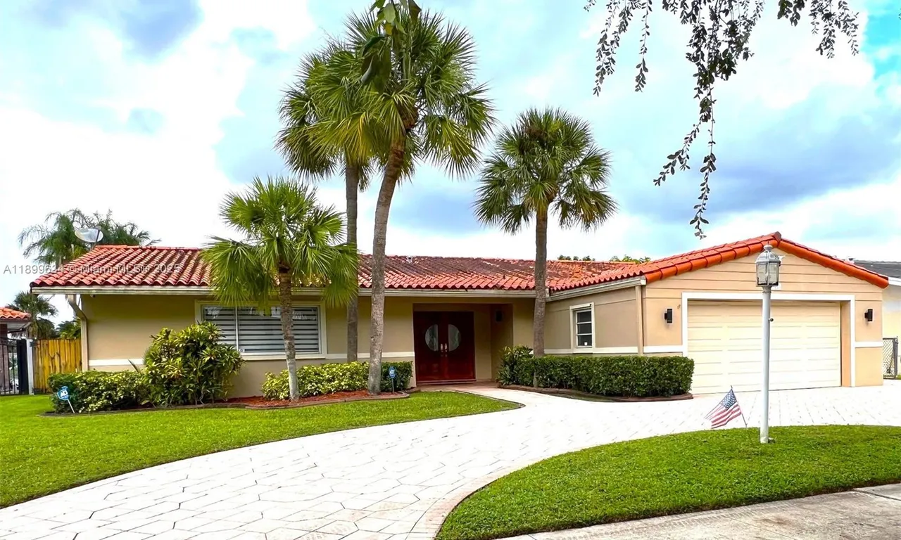 15121 Garvock Pl, Miami Lakes FL 33016