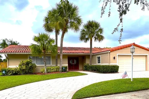 15121 Garvock Pl, Miami Lakes FL 33016