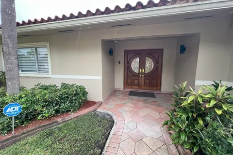 15121 Garvock Pl, Miami Lakes FL 33016