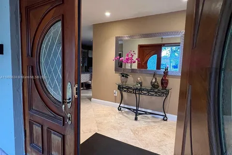 15121 Garvock Pl, Miami Lakes FL 33016