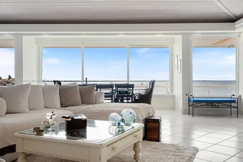 4 South Dr, Key Largo FL 33037