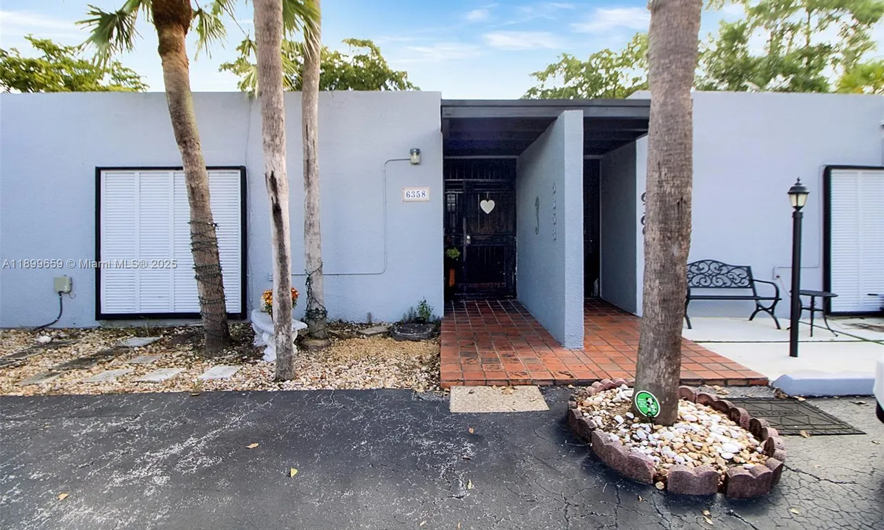 6358 Milk Wagon Ln, Miami Lakes FL 33014