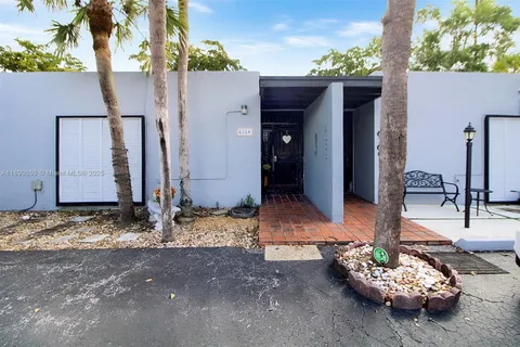 6358 Milk Wagon Ln, Miami Lakes FL 33014