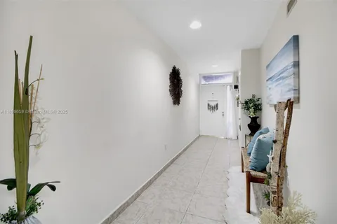 6358 Milk Wagon Ln, Miami Lakes FL 33014