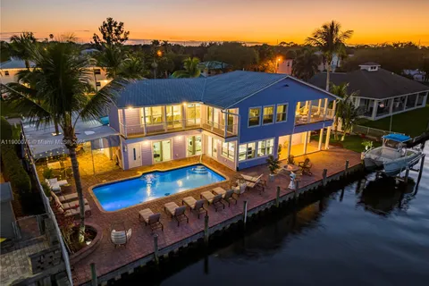 474 Peninsula Dr, Fort Pierce FL 34946