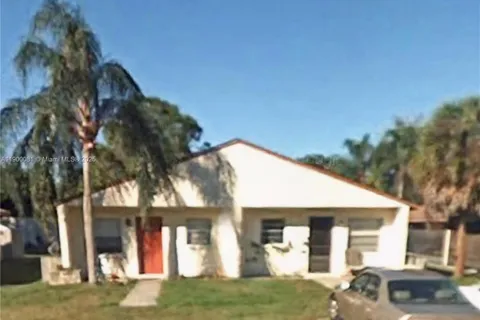 840 Hand Ave, Sarasota FL 34232