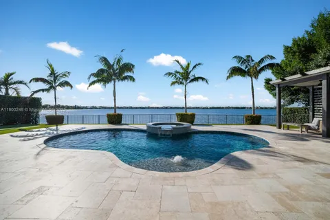 8445 E Watercrest Cir E, Parkland FL 33076