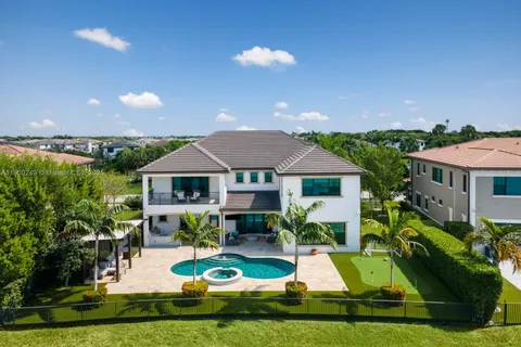 8445 E Watercrest Cir E, Parkland FL 33076