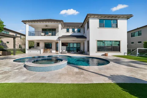 8445 E Watercrest Cir E, Parkland FL 33076