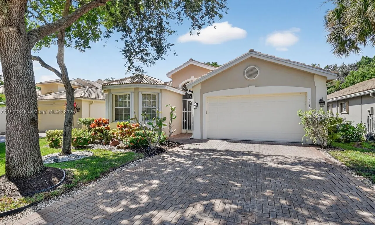 7915 Sundial Harbor Pt, Lake Worth FL 33467