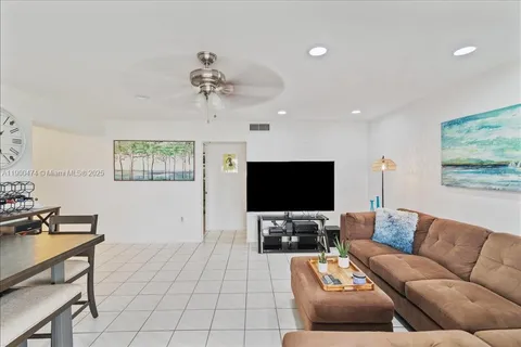 7 N Greenway Vlg N # 205, Royal Palm Beach FL 33411