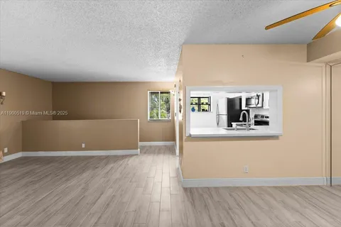 3047 N Oakland Forest Dr # 204, Oakland Park FL 33309