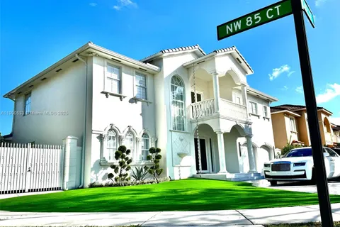 8521 NW 162nd St, Miami Lakes FL 33016